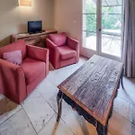 1 Bedroom Amazing In Saint-laurent-de-la-ca Casa vacanze *