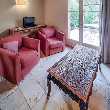 1 Bedroom Awesome In Saint-laurent-de-la-ca Prázdninový dům *