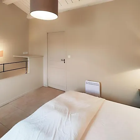1 Bedroom Awesome In Saint-laurent-de-la-ca